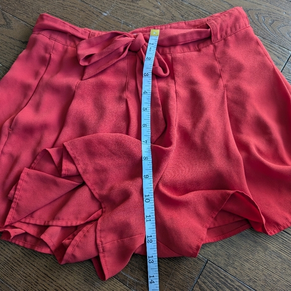 ARITZIA Sunday Best WESTLEY Short Pleated Red Womens Size 4 Tie Belt Feminin - Picture 11 of 12